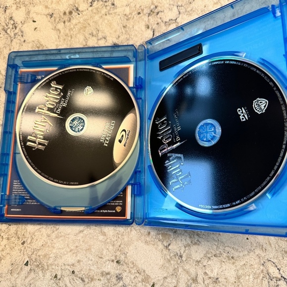 Harry Potter and the Deathly hallows Part 1 Blue Ray DVD - Picture 4 of 5